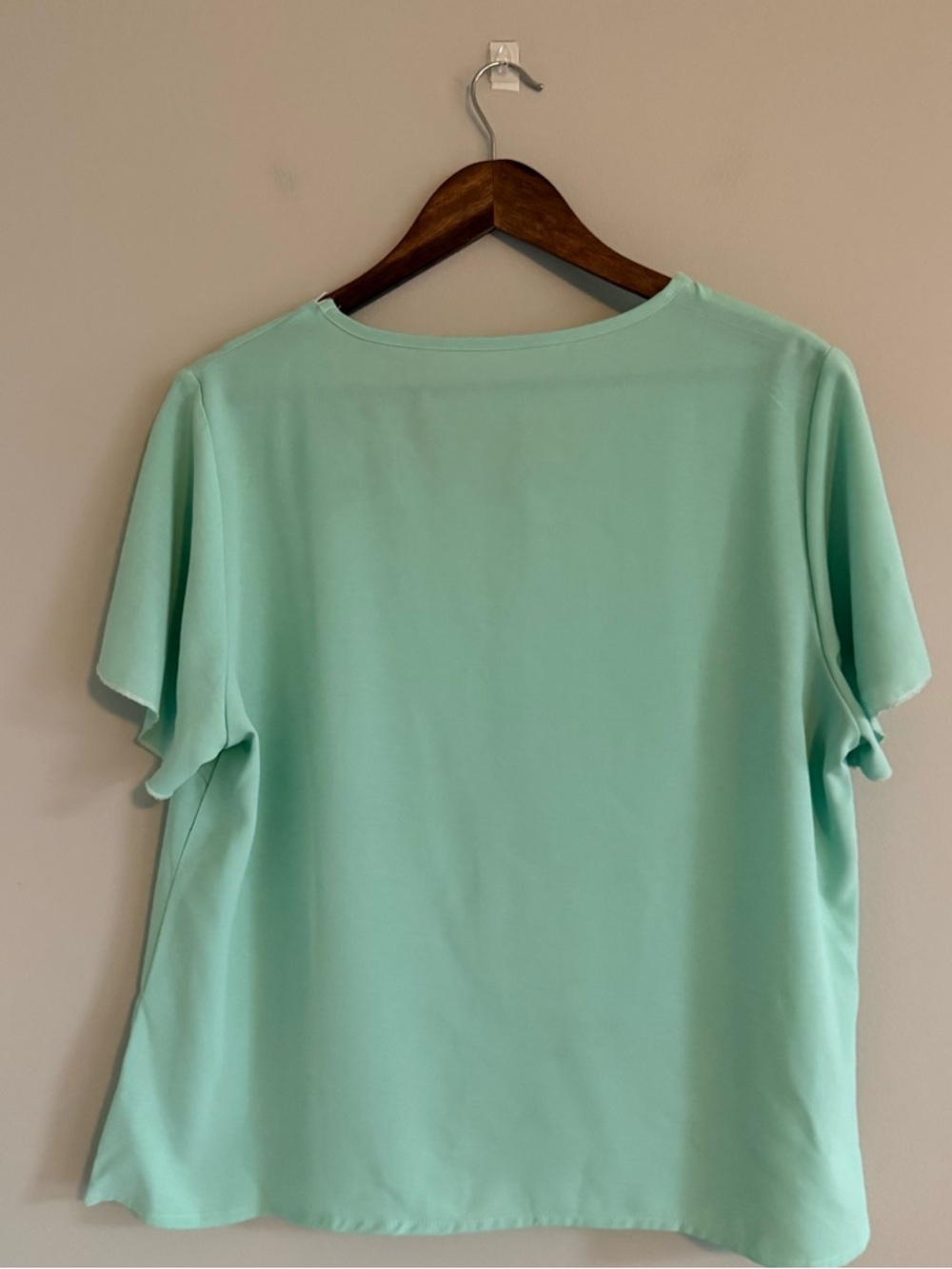 V-Neck Mint Short Sleeve Blouse with Loop Trim - Picture 6 of 10